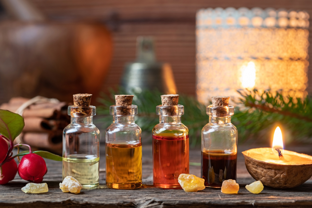 Altägyptische Gefäße mit ätherischen Ölen und aromatischen Substanzen