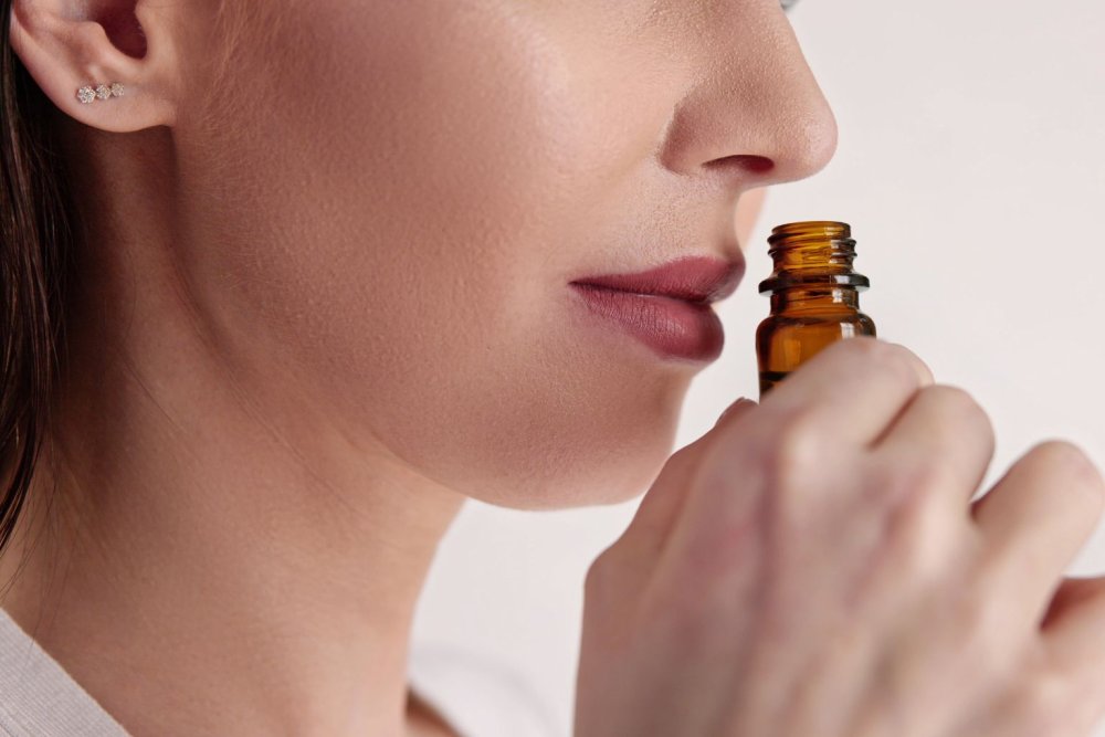 Aromatherapie mit ätherischem Öl für seelisches Wohlbefinden