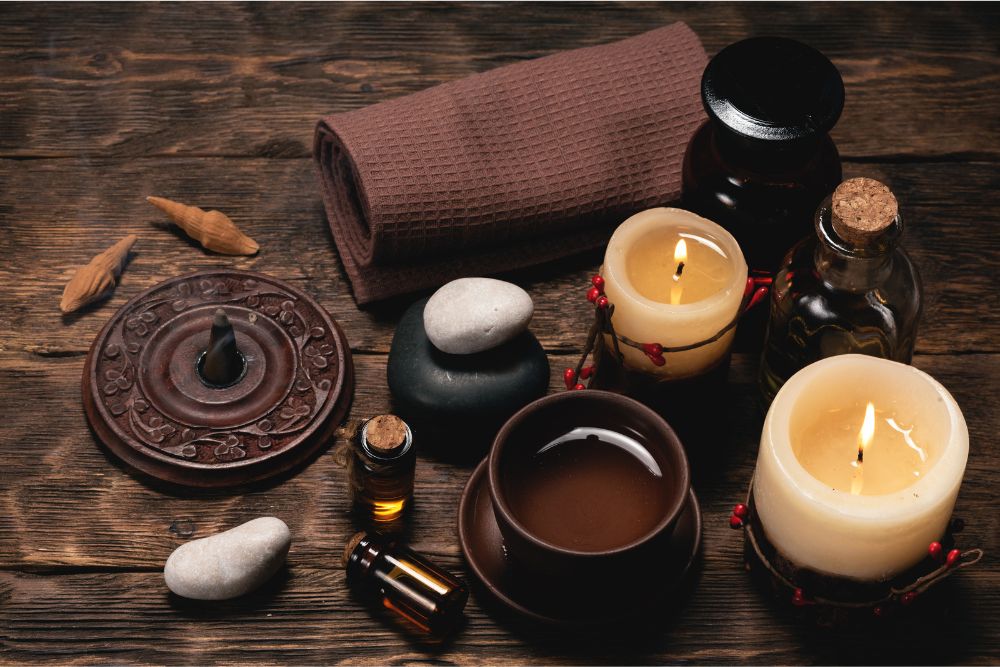 Antike Verwendung ätherischer Öle - historische Darstellung von Aromatherapie und Ritualen